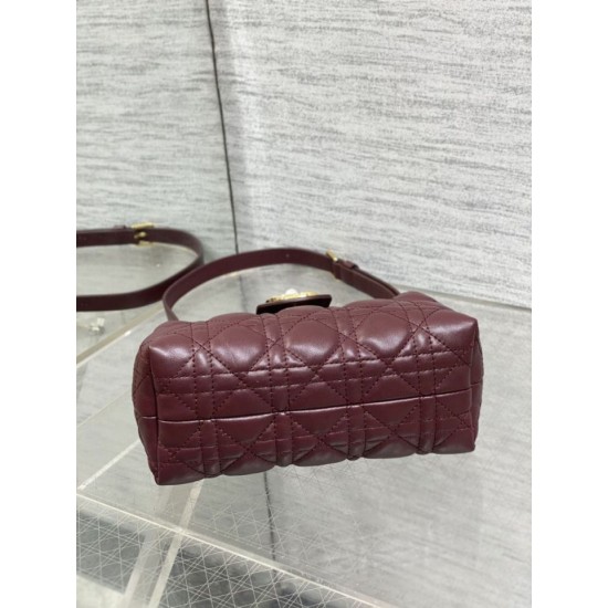 Replica Borsa Dior Jolie Top Handle Mini Cannage Chain bordeaux Imitazioni Replica Borsa Dior Jolie Top Handle Mini Cannage Chain bordeaux