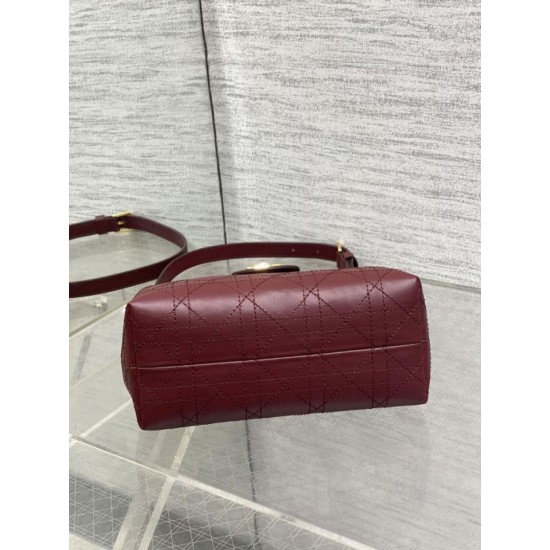 Replica Borse Firmate a mano Dior Jolie Top Handle Mini Chain bordeaux Imitazioni Replica Borse Firmate a mano Dior Jolie Top Handle Mini Chain bordeaux