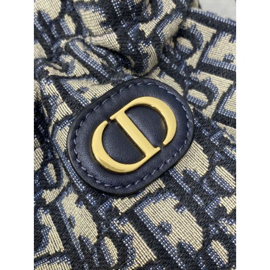 Replica Borse Alta Qualità a secchiello Dior 30 Montaigne Mini Dior Oblique jacquard con coulisse Blu Imitazioni Replica Borse Alta Qualità a secchiello Dior 30 Montaigne Mini Dior Oblique jacquard con coulisse Blu