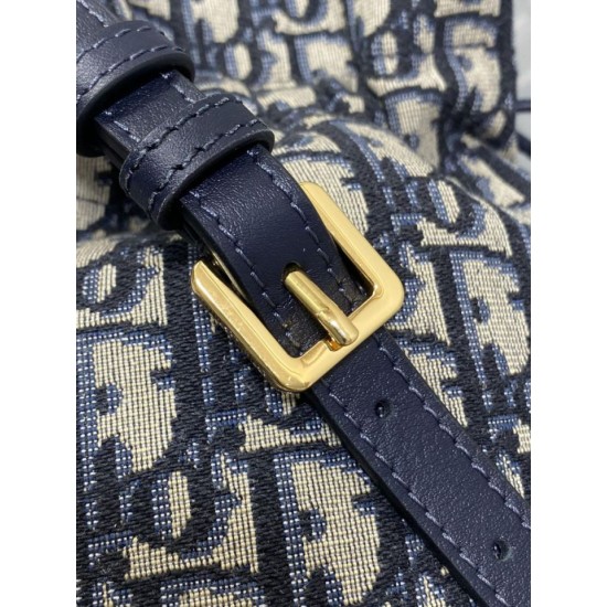 Replica Borse Alta Qualità a secchiello Dior 30 Montaigne Mini Dior Oblique jacquard con coulisse Blu Imitazioni Replica Borse Alta Qualità a secchiello Dior 30 Montaigne Mini Dior Oblique jacquard con coulisse Blu