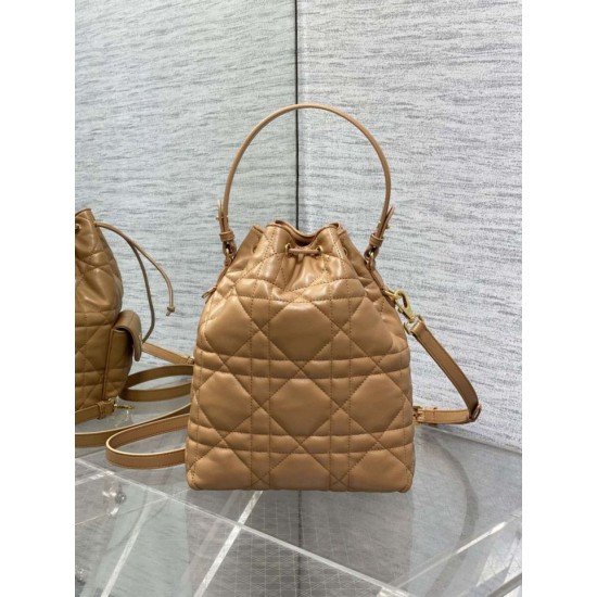 Replica Dior piccola borsa a secchiello Dior Caro Latte Macrocannage Marrone Imitazioni Replica Dior piccola borsa a secchiello Dior Caro Latte Macrocannage Marrone