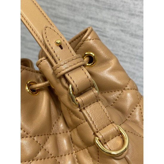 Replica Dior piccola borsa a secchiello Dior Caro Latte Macrocannage Marrone Imitazioni Replica Dior piccola borsa a secchiello Dior Caro Latte Macrocannage Marrone