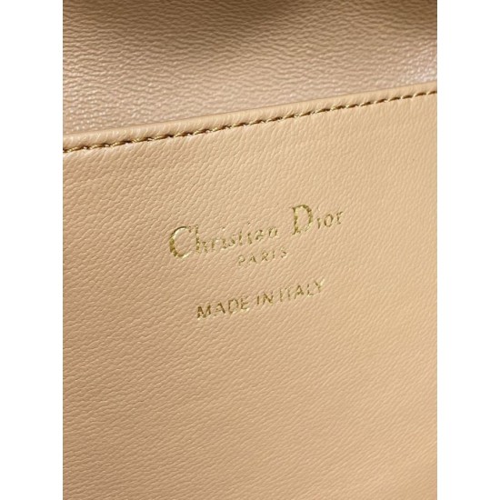 Replica Dior piccola borsa a secchiello Dior Caro Latte Macrocannage Marrone Imitazioni Replica Dior piccola borsa a secchiello Dior Caro Latte Macrocannage Marrone