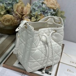 Replica Borsa Dior D-Motion con cintura in pelle di agnello taglia 163 microchip bianca Imitazioni Replica Borsa Dior D-Motion con cintura in pelle di agnello taglia 163 microchip bianca