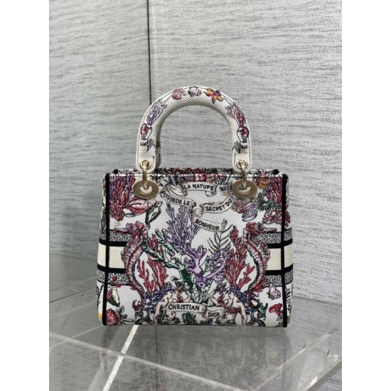 Replica Borsa Dior Lady D-Lite media con ricamo floreale multicolore Imitazioni Replica Borsa Dior Lady D-Lite media con ricamo floreale multicolore