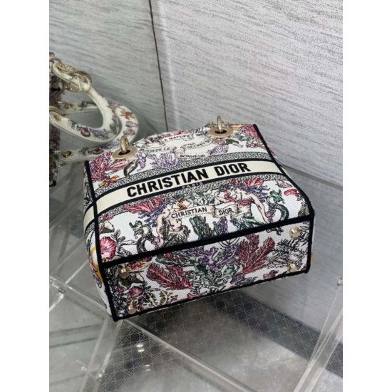 Replica Borsa Dior Lady D-Lite media con ricamo floreale multicolore Imitazioni Replica Borsa Dior Lady D-Lite media con ricamo floreale multicolore