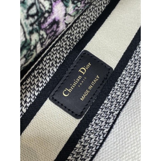 Replica Borsa Dior Lady D-Lite media con ricamo floreale multicolore Imitazioni Replica Borsa Dior Lady D-Lite media con ricamo floreale multicolore