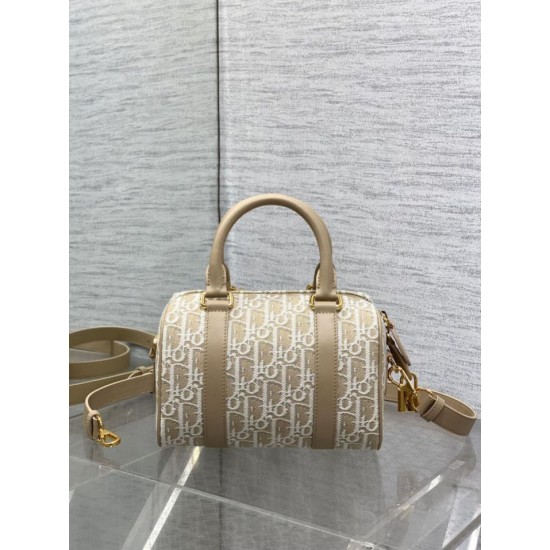 Replica Borsa Dior Groove 20 in tela jacquard Dior Oblique beige Imitazioni Replica Borsa Dior Groove 20 in tela jacquard Dior Oblique beige