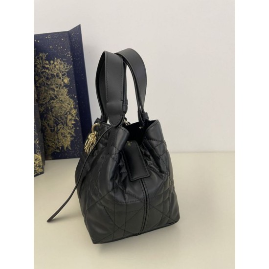 Replica Borsa Tote Dior Toujours mini in Macrocannage nero Imitazioni Replica Borsa Tote Dior Toujours mini in Macrocannage nero