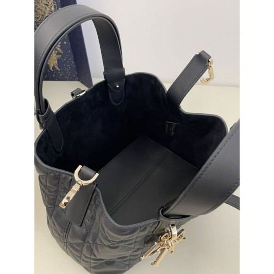 Replica Borsa Tote Dior Toujours mini in Macrocannage nero Imitazioni Replica Borsa Tote Dior Toujours mini in Macrocannage nero
