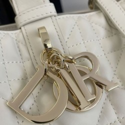 Replica Borsa Tote Dior Toujours mini in Macrocannage bianco