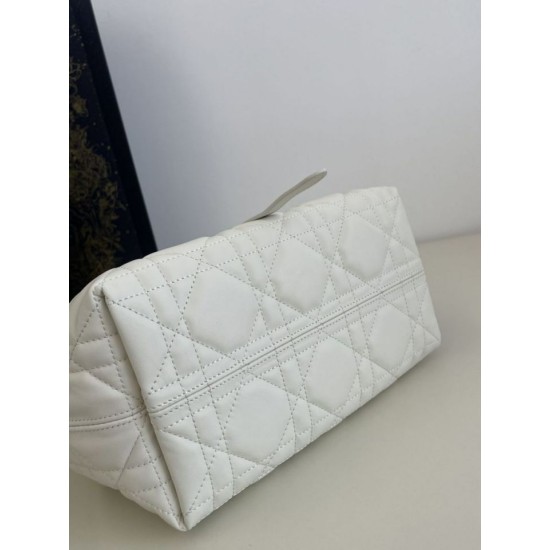 Replica Borsa Tote Dior Toujours mini in Macrocannage bianco Imitazioni Replica Borsa Tote Dior Toujours mini in Macrocannage bianco