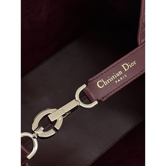 Replica Borsa Dior Media Dior Toujours in Macrocannage bordeaux Imitazioni Replica Borsa Dior Media Dior Toujours in Macrocannage bordeaux