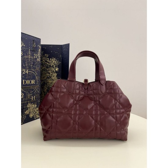 Replica Borsa Dior Media Dior Toujours in Macrocannage bordeaux Imitazioni Replica Borsa Dior Media Dior Toujours in Macrocannage bordeaux