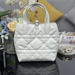 Replica Borsa Dior Toujours Vertical Tote piccola con portafortuna bianco