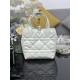 Replica Borsa Dior Toujours Vertical Tote piccola con portafortuna bianco Imitazioni Replica Borsa Dior Toujours Vertical Tote piccola con portafortuna bianco