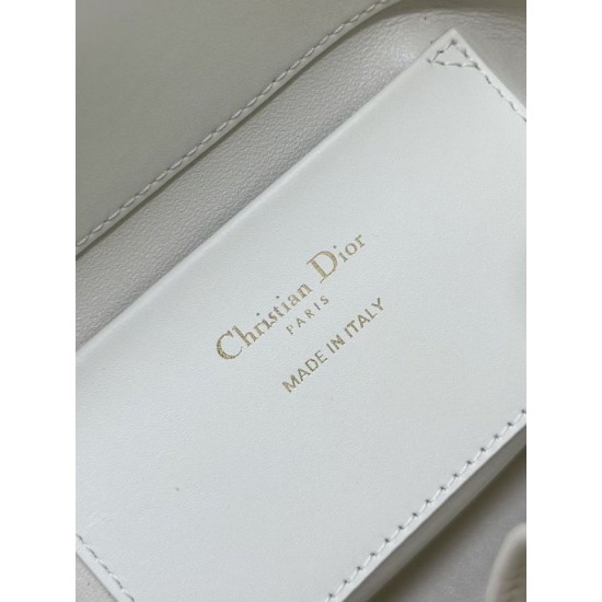 Replica Borsa Dior Toujours Vertical Tote piccola con portafortuna bianco Imitazioni Replica Borsa Dior Toujours Vertical Tote piccola con portafortuna bianco