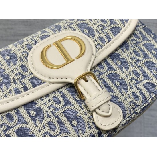Replica Borsa Dior Bobby media East-West Dior Oblique jacquard blu Imitazioni Replica Borsa Dior Bobby media East-West Dior Oblique jacquard blu