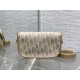 Replica Borse Firmate Dior Bobby media East-West Dior Oblique jacquard Marrone Imitazioni Replica Borse Firmate Dior Bobby media East-West Dior Oblique jacquard Marrone