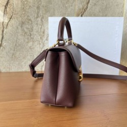 Replica Borsa Celine Teen Nino con manico superiore in pelle di vitello liscia Borgogna Imitazioni Replica Borsa Celine Teen Nino con manico superiore in pelle di vitello liscia Borgogna