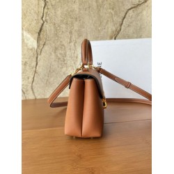 Borsa Celine Teen Nino con manico superiore in pelle di vitello liscia Marrone Borsa Celine Teen Nino con manico superiore in pelle di vitello liscia Marrone