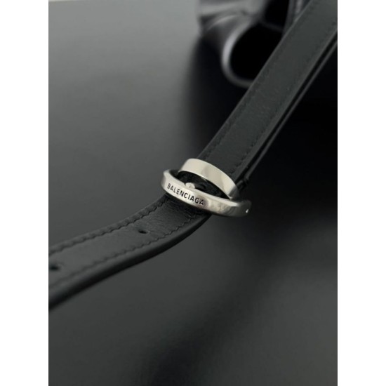 Replica borse griffate a tracolla Balenciaga Rodeo Medium nera argento Imitazioni Replica borse griffate a tracolla Balenciaga Rodeo Medium nera argento