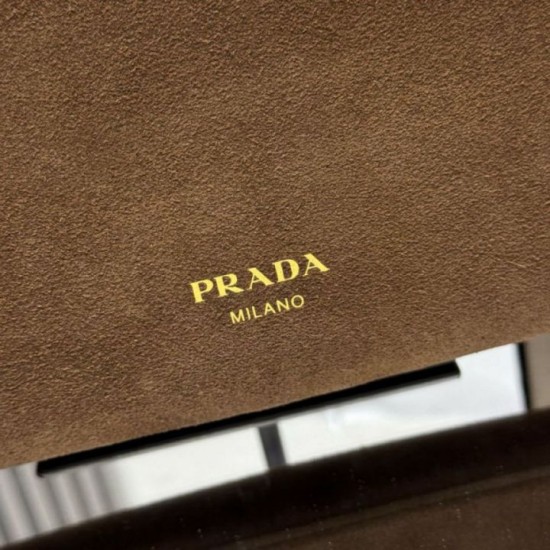 Replica Borse Imitazioni a tracolla grande Prada Etude pelle scamosciata 1BC259 Caramello Imitazioni Replica Borse Imitazioni a tracolla grande Prada Etude pelle scamosciata 1BC259 Caramello
