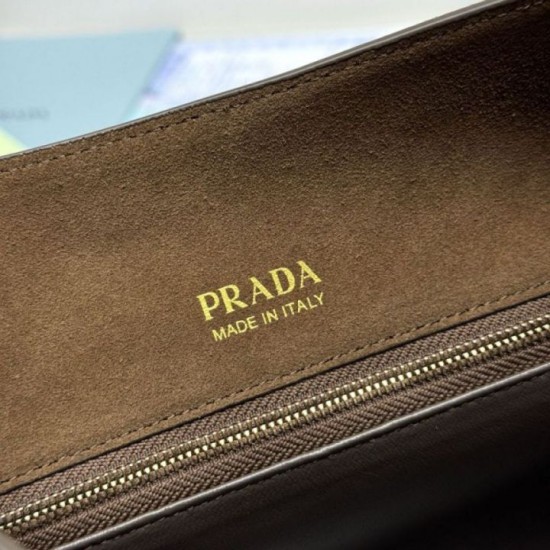 Replica Borse Imitazioni a tracolla grande Prada Etude pelle scamosciata 1BC259 Caramello Imitazioni Replica Borse Imitazioni a tracolla grande Prada Etude pelle scamosciata 1BC259 Caramello