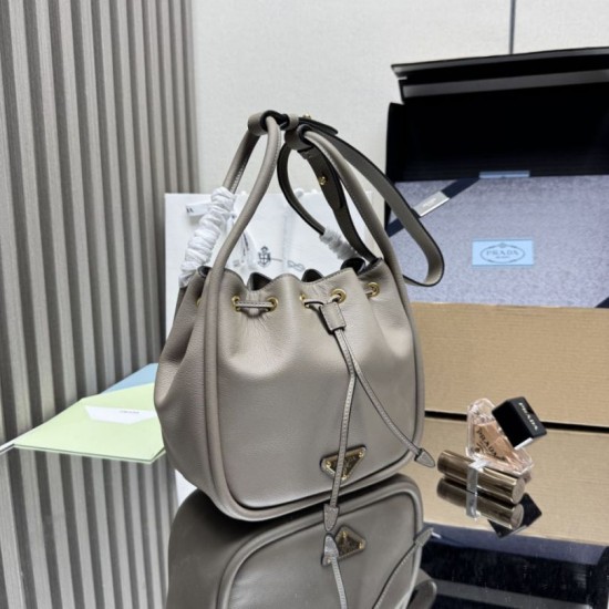 Replica Borsa a secchiello Prada Darling Mini 1BE087 Grigio Imitazioni Replica Borsa a secchiello Prada Darling Mini 1BE087 Grigio