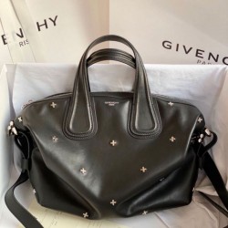 Replica Borse Firmate  Nightingale Givenchy con dettagli a croce color argento nera