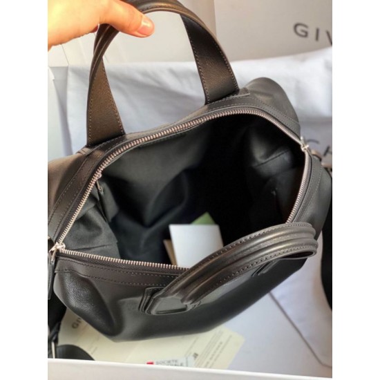 Replica Borsa Nightingale Givenchy nera Imitazioni Replica Borsa Nightingale Givenchy nera