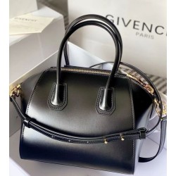 Borse tote Givenchy Antigona Mini in pelle nera Borse tote Givenchy Antigona Mini in pelle nera