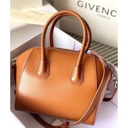 tote Givenchy Antigona Mini in pelle marrone tote Givenchy Antigona Mini in pelle marrone