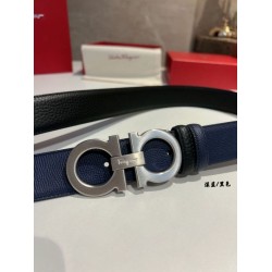 Cintura reversibile da uomo Salvatore Ferragamo da 3.5 cm con clip in metallo argento Nero/Blu Cintura reversibile da uomo Salvatore Ferragamo da 3.5 cm con clip in metallo argento Nero/Blu