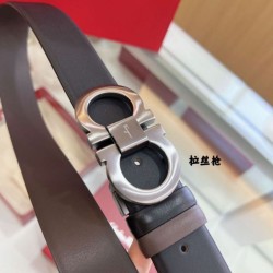 Replica Pari Cintura reversibile da uomo Salvatore Ferragamo da 3,5 cm con fibbia a ferro di cavallo a doppio anello Imitazioni Replica Pari Cintura reversibile da uomo Salvatore Ferragamo da 3,5 cm con fibbia a ferro di cavallo a doppio anello