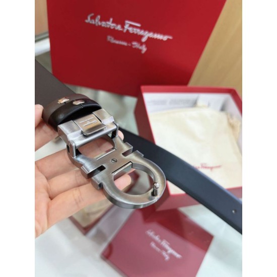 Replica Pari Cintura reversibile da uomo Salvatore Ferragamo da 3,5 cm con fibbia a ferro di cavallo a doppio anello Imitazioni Replica Pari Cintura reversibile da uomo Salvatore Ferragamo da 3,5 cm con fibbia a ferro di cavallo a doppio anello