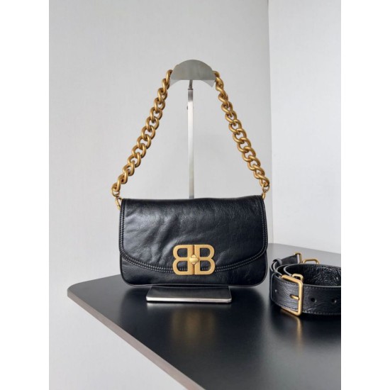 Replica Borse a tracolla Balenciaga BB con patta morbida e finiture dorate Imitazioni Replica Borse a tracolla Balenciaga BB con patta morbida e finiture dorate