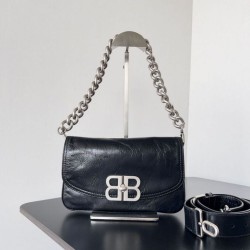 Replica Borse Imitazioni a tracolla Balenciaga BB con patta morbida e finiture argentate