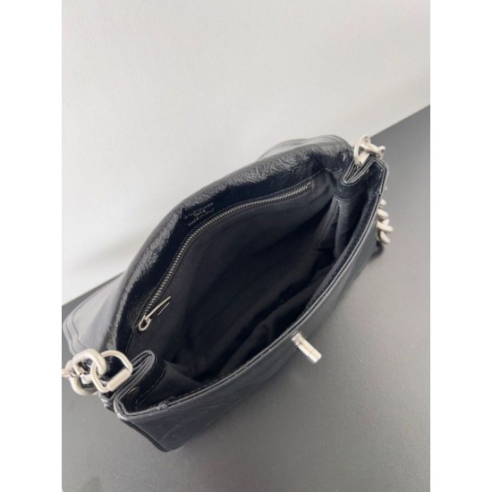 Replica Borse Imitazioni a tracolla Balenciaga BB con patta morbida e finiture argentate