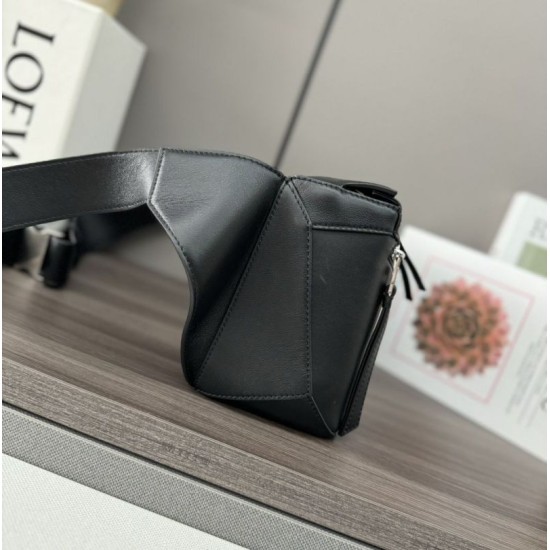 Replica Marsupio classico piccolo Puzzle Edge Loewe Nero Imitazioni Replica Marsupio classico piccolo Puzzle Edge Loewe Nero