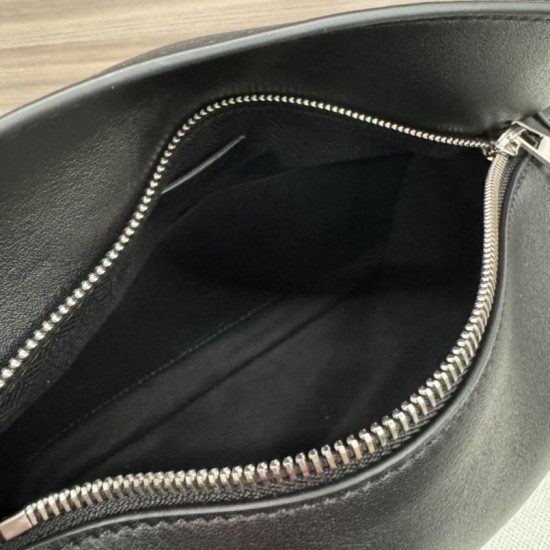Replica Marsupio classico piccolo Puzzle Edge Loewe Nero Imitazioni Replica Marsupio classico piccolo Puzzle Edge Loewe Nero