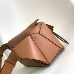 Replica Marsupio classico piccolo Puzzle Edge Loewe Marrone