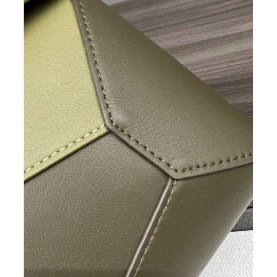 Replica Borsa classica Vintage Loewe Puzzle Edge piccola verde Imitazioni Replica Borsa classica Vintage Loewe Puzzle Edge piccola verde