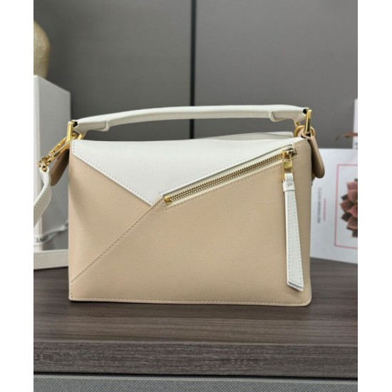 Replica Borsa classica bicolore Loewe Puzzle Edge piccola Bianco/beige Imitazioni Replica Borsa classica bicolore Loewe Puzzle Edge piccola Bianco/beige