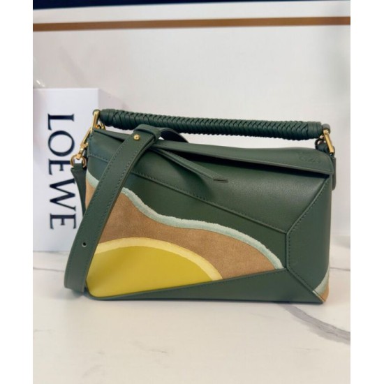 Replica Borsa Loewe piccola Puzzle Edge Landscape in pelle di vitello nappa Verde Imitazioni Replica Borsa Loewe piccola Puzzle Edge Landscape in pelle di vitello nappa Verde