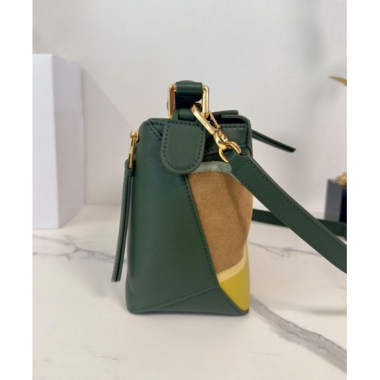 Replica Borsa Loewe piccola Puzzle Edge Landscape in pelle di vitello nappa Verde Imitazioni Replica Borsa Loewe piccola Puzzle Edge Landscape in pelle di vitello nappa Verde