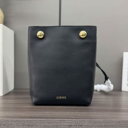 Replica Borse Loewe Pebble Pouch Nero