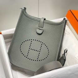 Replica Borse Hermes Evelyne III TPM grigio Clemence