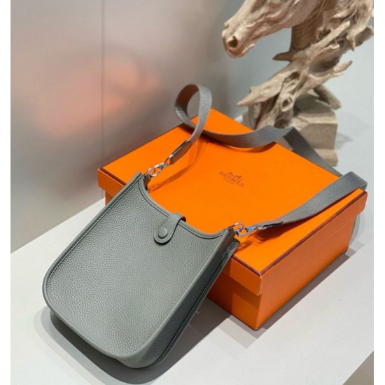 Replica Borse Hermes Evelyne III TPM grigio Clemence Imitazioni Replica Borse Hermes Evelyne III TPM grigio Clemence