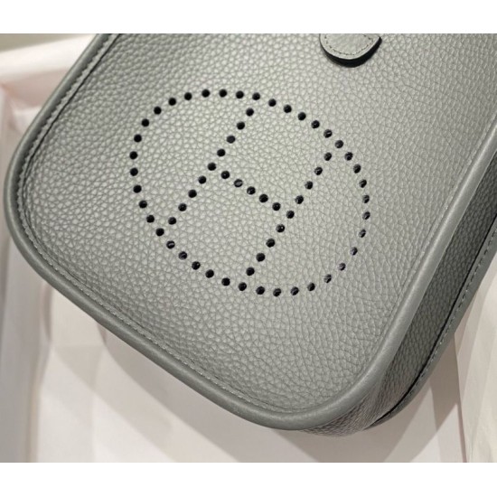 Replica Borse Hermes Evelyne III TPM grigio Clemence Imitazioni Replica Borse Hermes Evelyne III TPM grigio Clemence